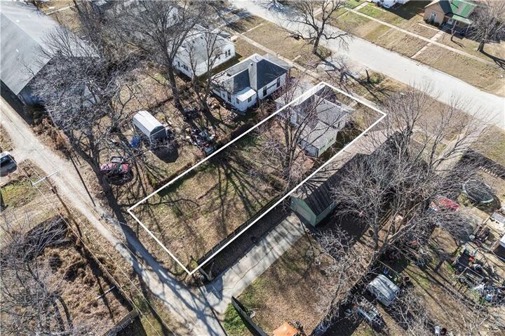 Property Photo:  716 N 12th Street  KS 67301 