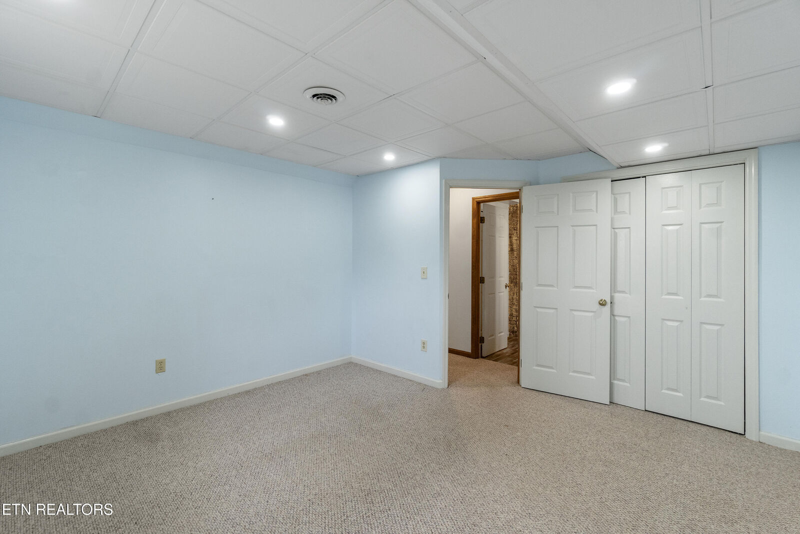 Property Photo:  534 White Oak Circle  TN 37764 