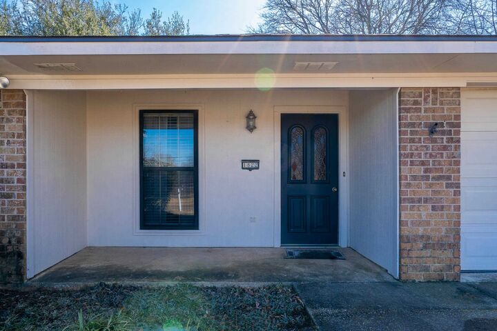 Property Photo: 1822 N Shenandoah TX 75605