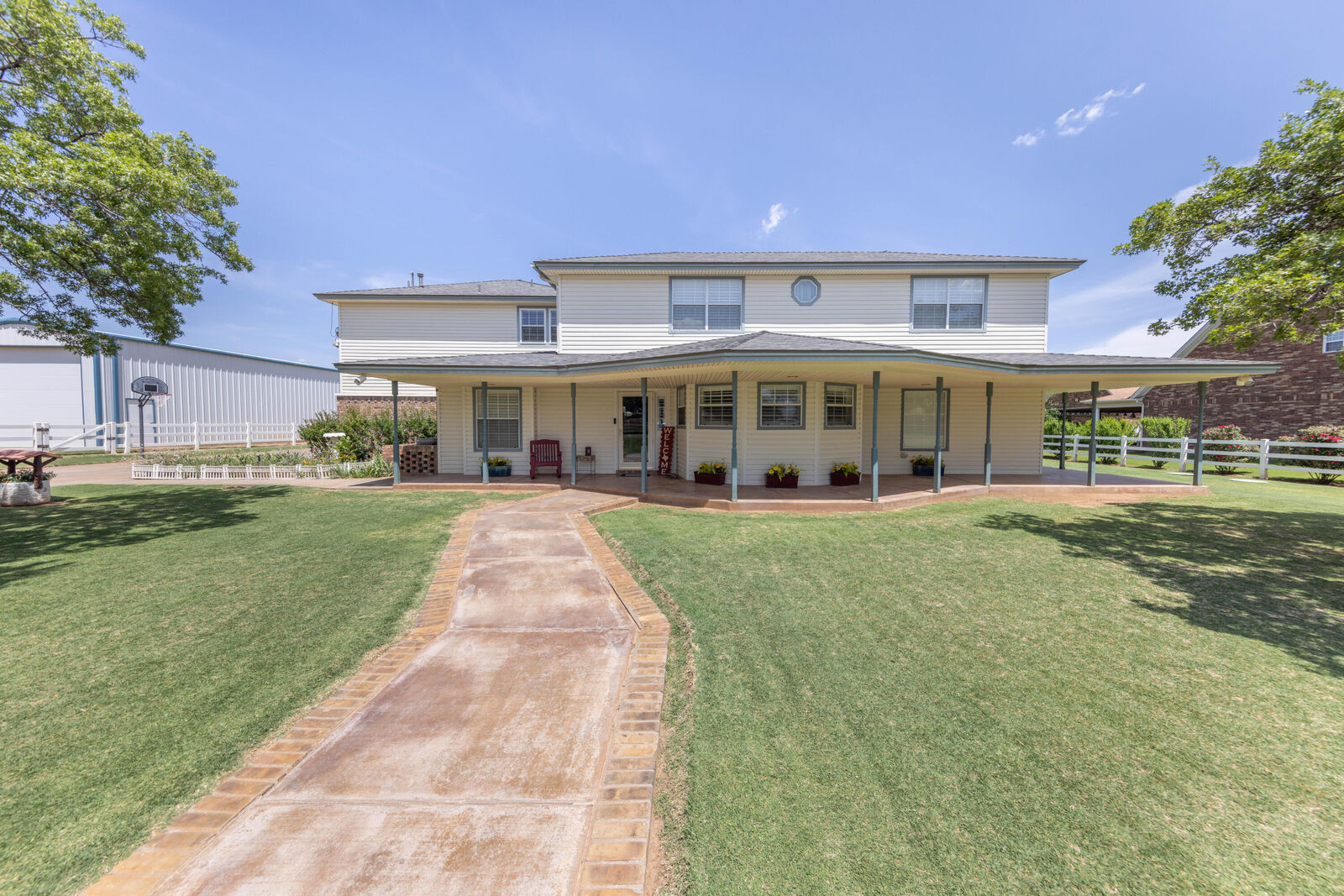 Property Photo:  2615 Saratoga Avenue  TX 79407 
