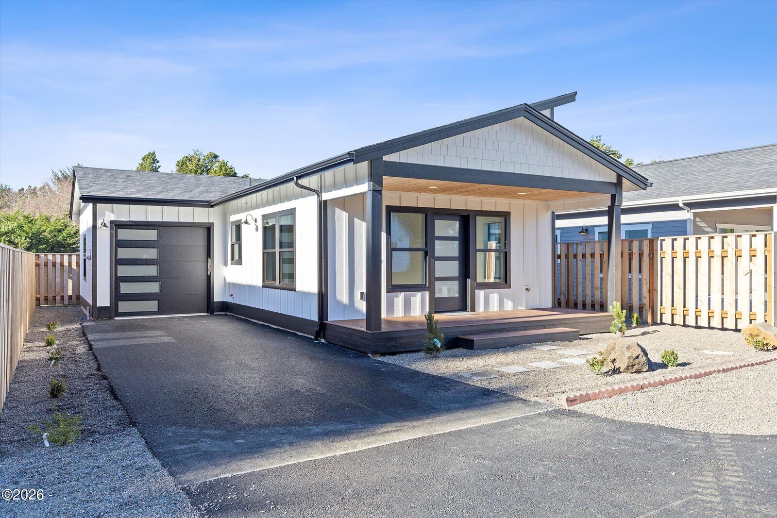 Property Photo:  327 SE Oar Avenue  OR 97367 