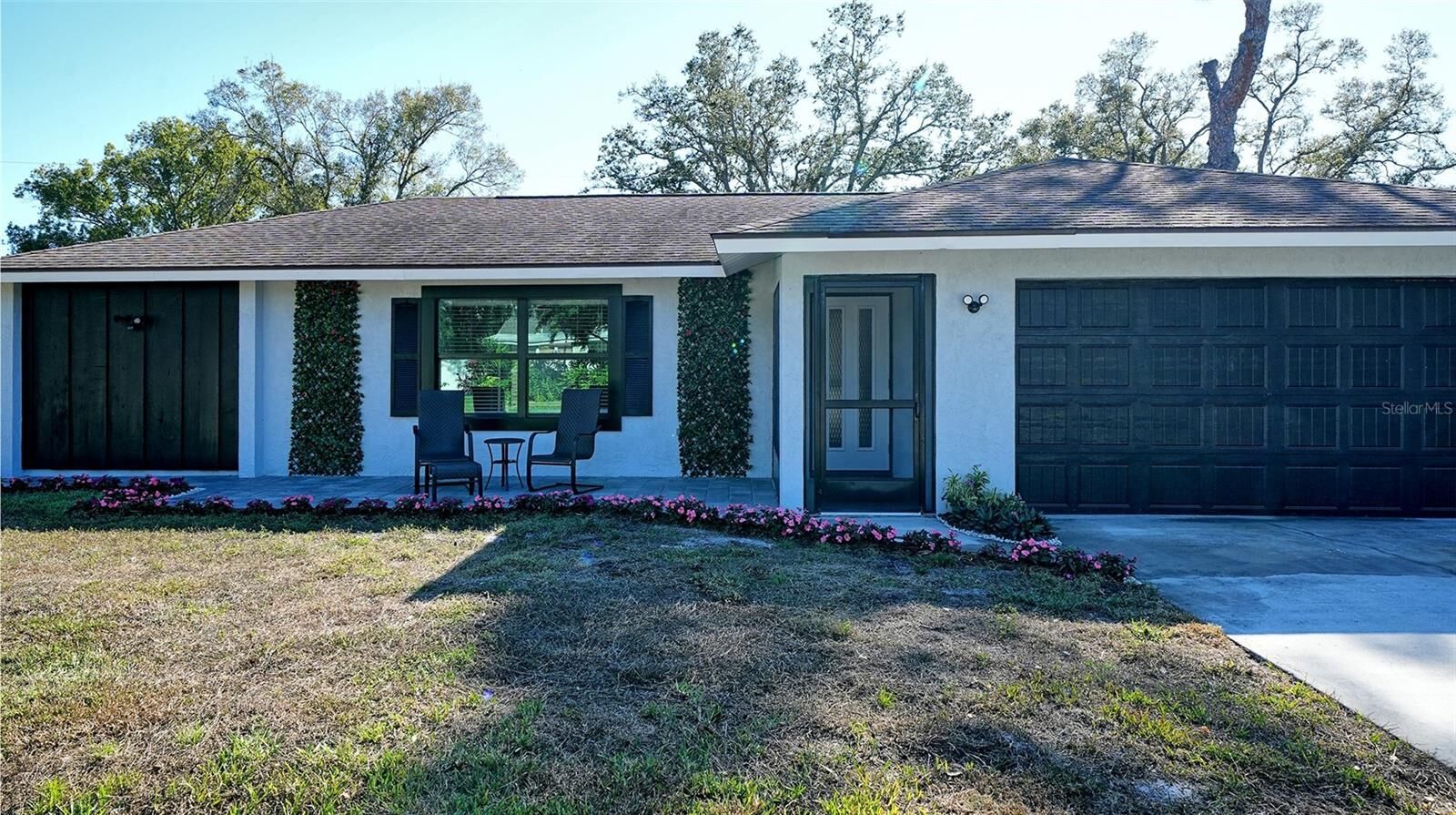 Property Photo:  2660 Colorado Street  FL 34237 