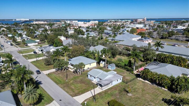 Property Photo:  426 Harvey Street  FL 33950 