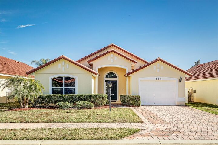 Property Photo: 348 Robin Road FL 33896