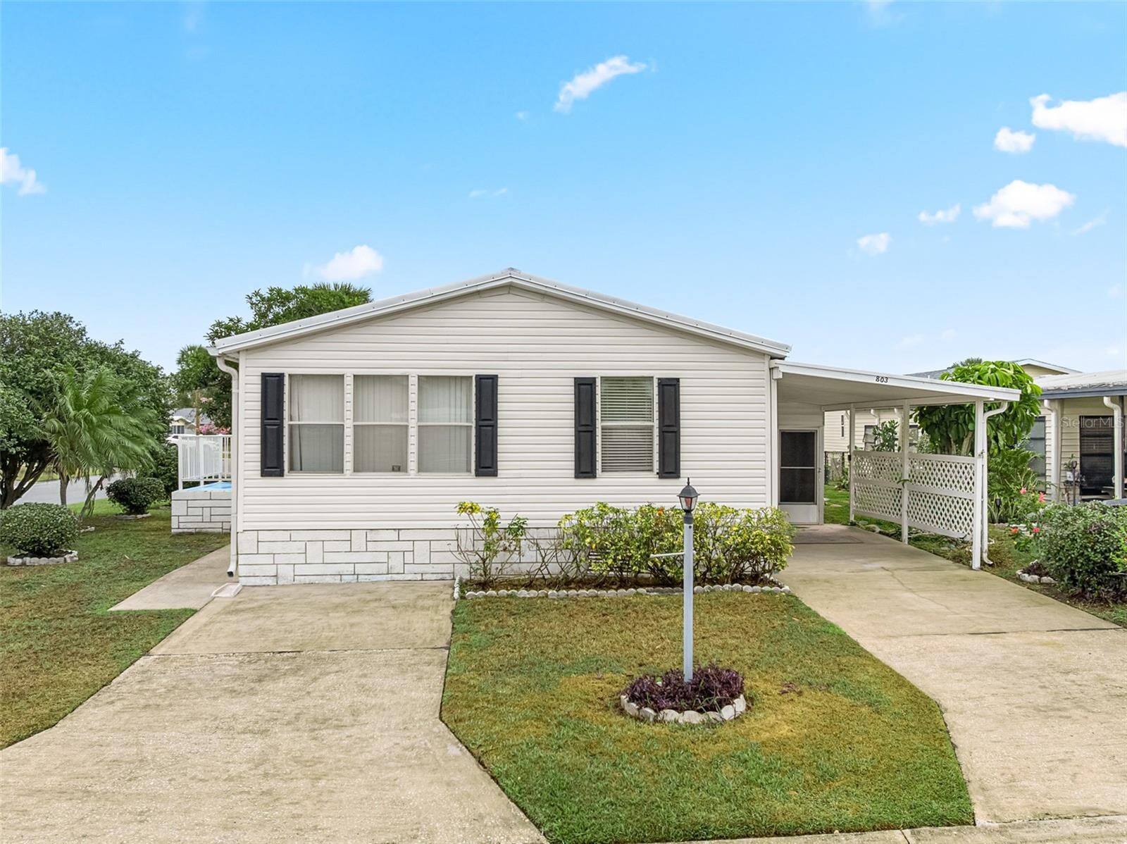 Property Photo:  803 Thrush Circle  FL 32976 