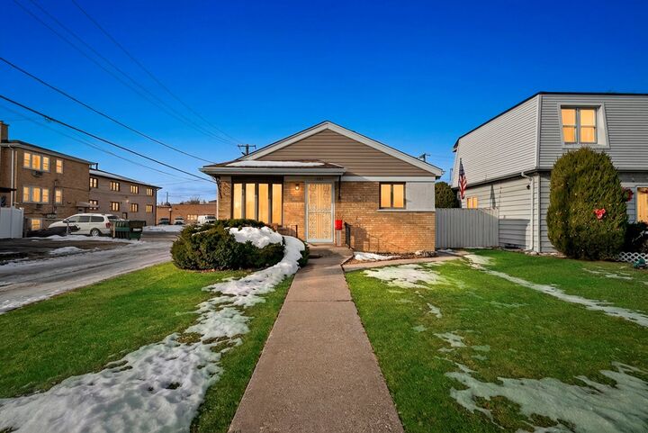 Property Photo: 7852 Neenah Avenue IL 60459