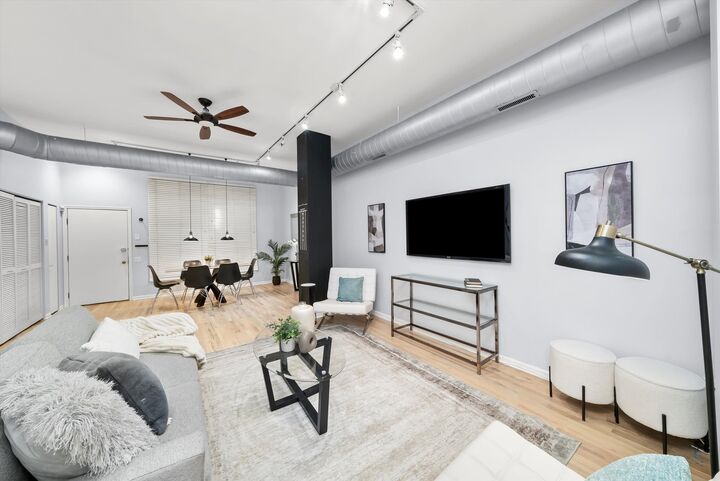 Property Photo:  1448 N Orleans Street 1B  IL 60610 