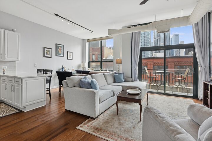 Property Photo:  400 W Ontario Street 513  IL 60654 