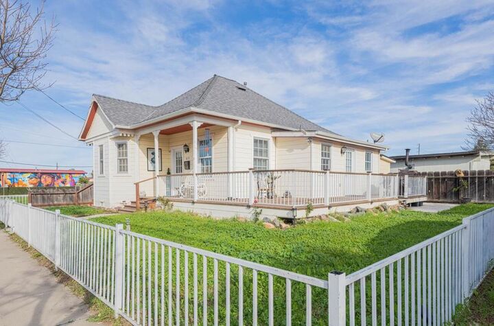 Property Photo:  615 Monterey Street  CA 93960 