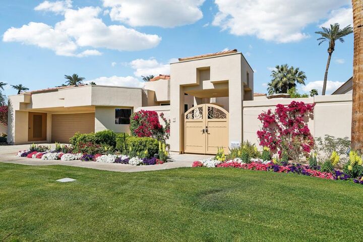 Property Photo:  75294 Saint Andrews Court  CA 92210 