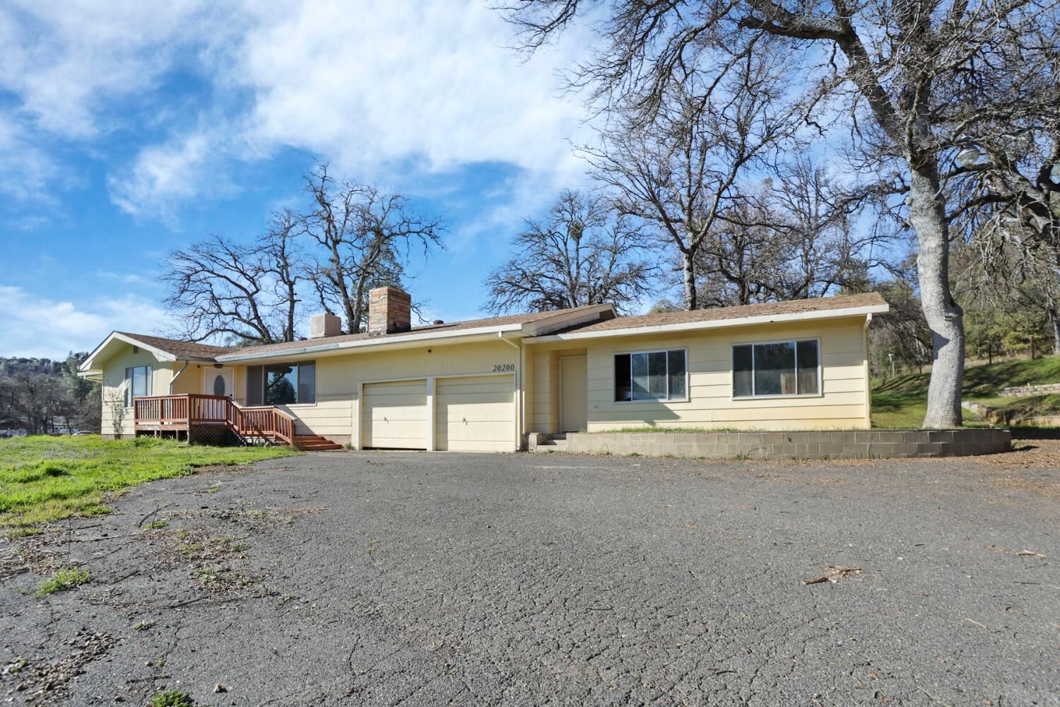Property Photo:  20200 Tuolumne Road  CA 95379 