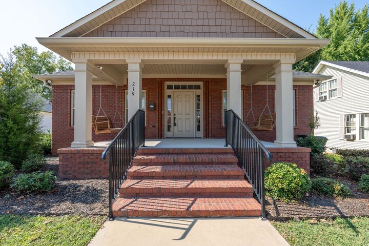 Property Photo:  219 Waterloo St  TN 38464 