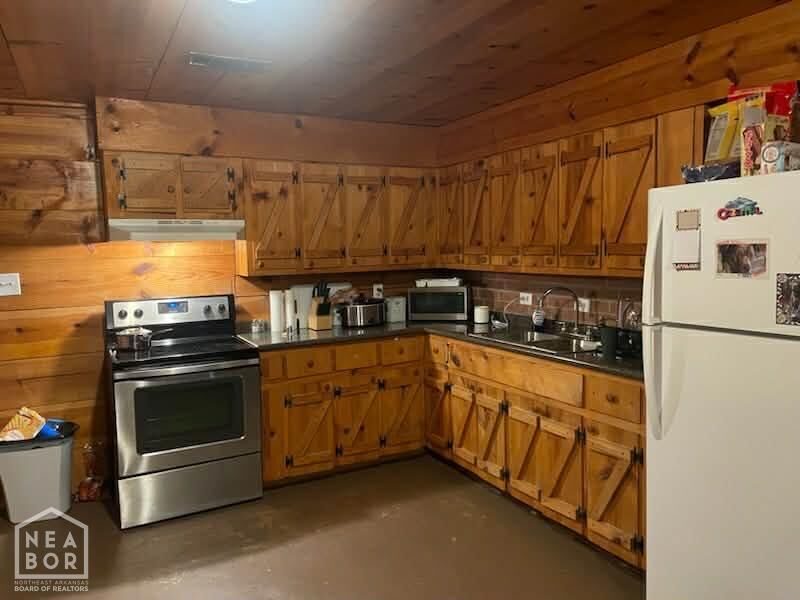 Property Photo:  235 Greenwood Avenue  AR 72354 