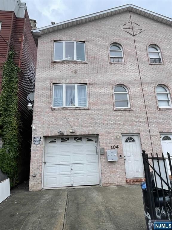 Property Photo:  104 Clinton Avenue 3  NJ 07304 