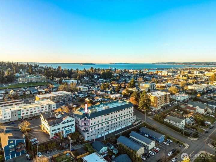 Property Photo:  3501  Colby Avenue 311  WA 98201 