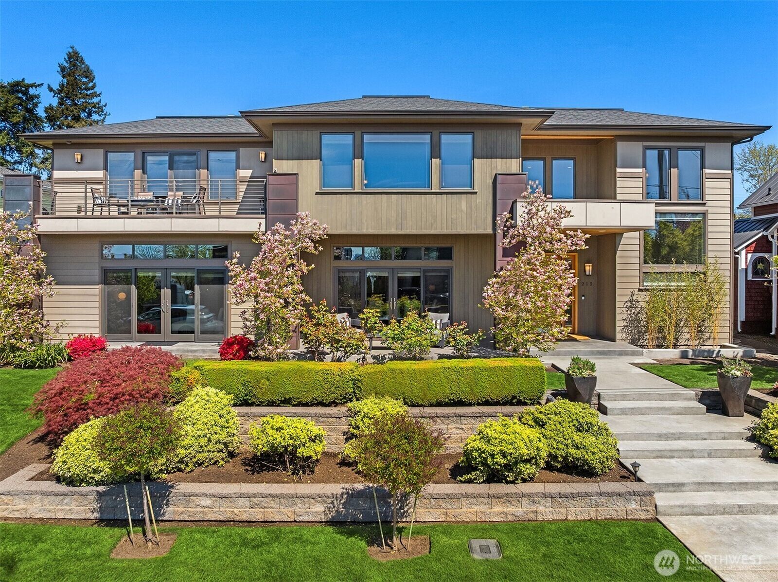 Property Photo: 212 5th Avenue W WA 98033