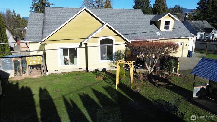 Property Photo: 1110 Railroad Avenue WA 98284