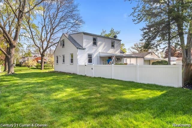 Property Photo:  6644 N Vernon Street  MI 48127 