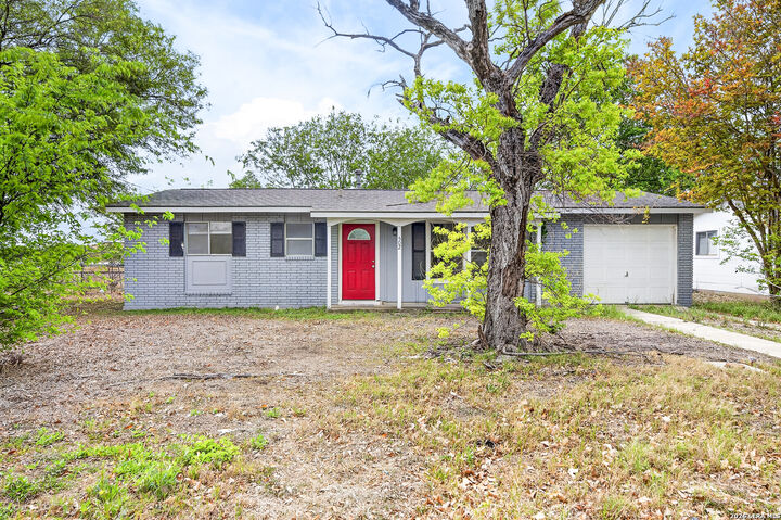 Property Photo: 502 W Aviation Blvd TX 78148