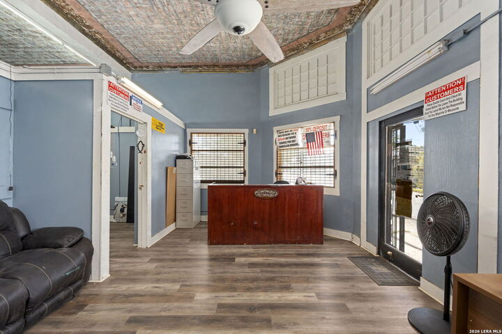 Property Photo:  1720 S Presa  TX 78210 