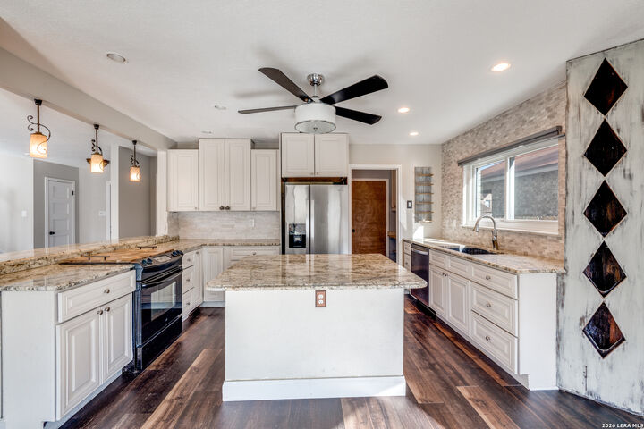 Property Photo:  3609 Whitefield Sq  TX 78154 