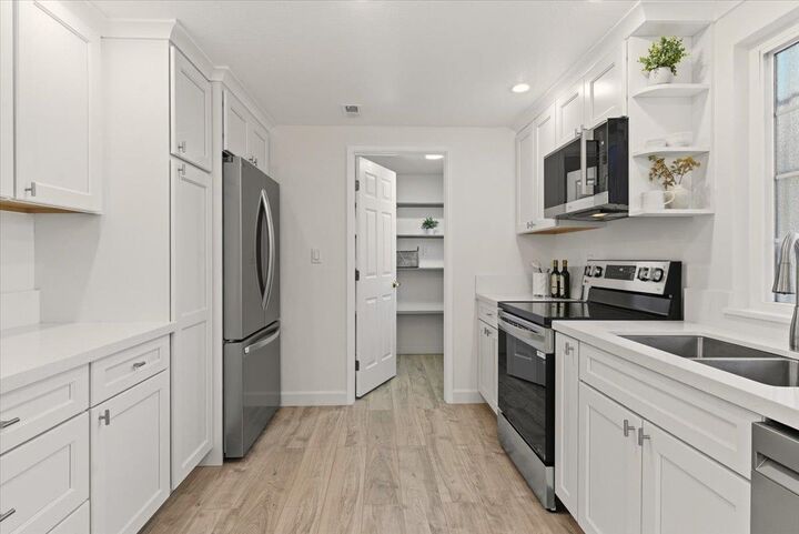 Property Photo: 1010 Polk Lane CA 95117