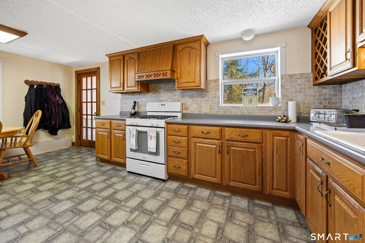 Property Photo:  288 Laning Street  CT 06489 