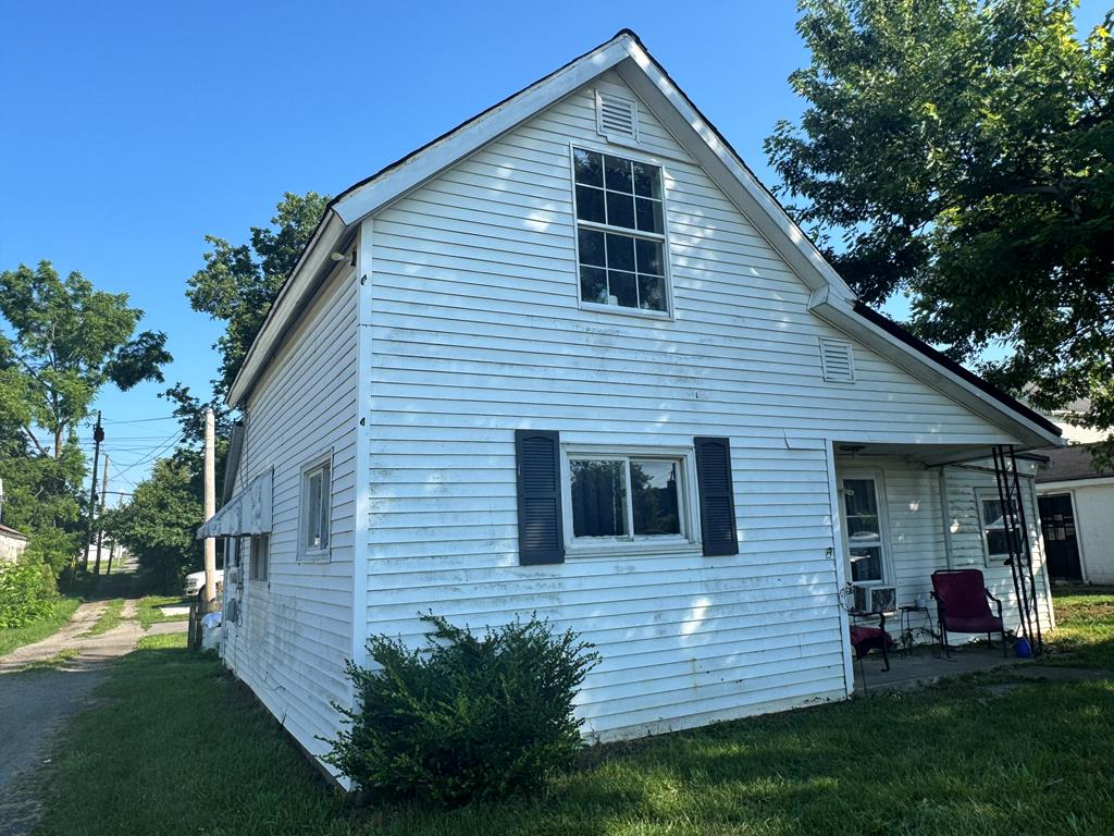 Property Photo:  415 Cherry St  OH 43160 