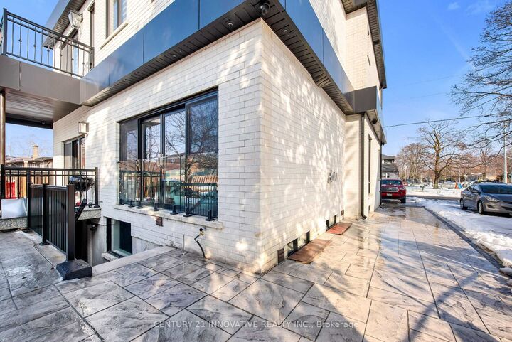 Photo de la propriété: 7160 Justine Dr Avenue Bsmt ON L4T 1M3