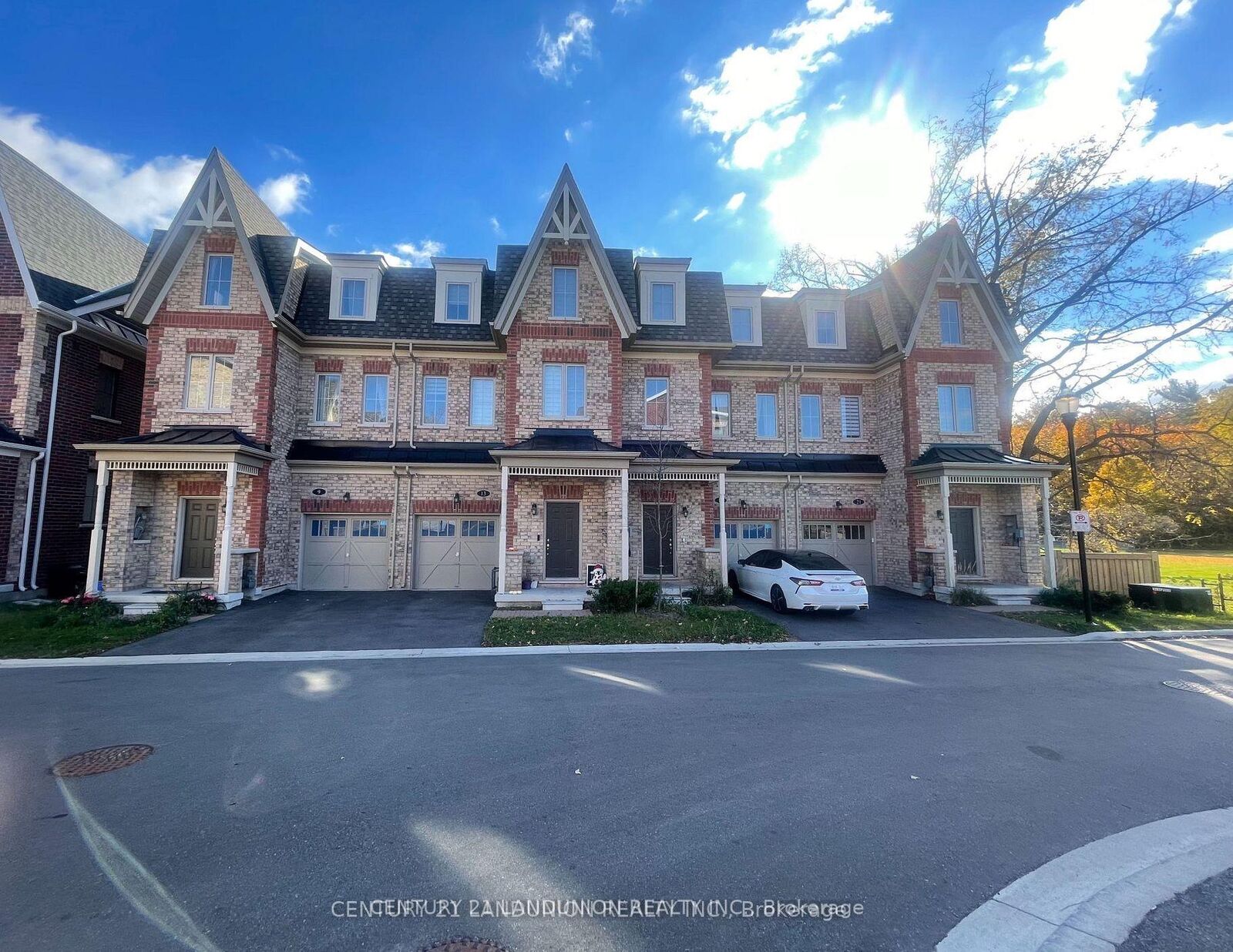 Photo de la propriété:  17 McConaghy Court  ON L6A 5C1 