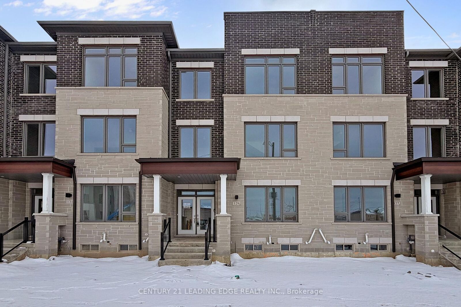 Photo de la propriété:  129 Vine Cliff Boulevard  ON L6C 3T5 