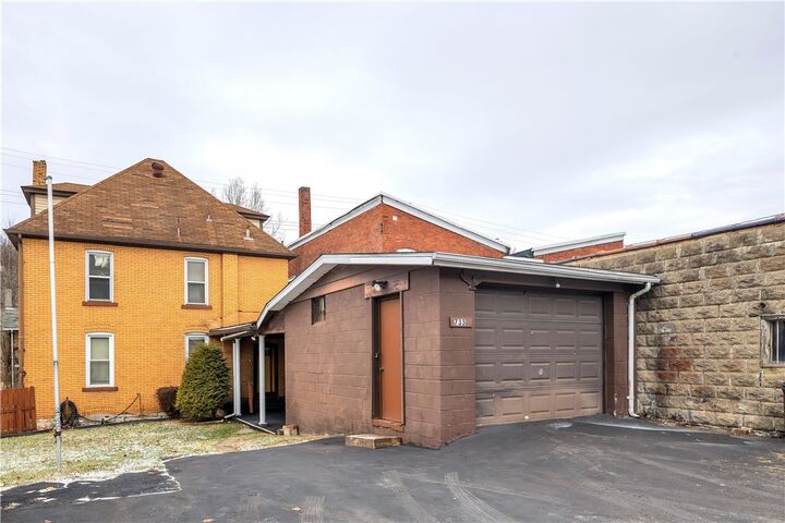 Property Photo:  733 N Warren Ave  PA 15613 