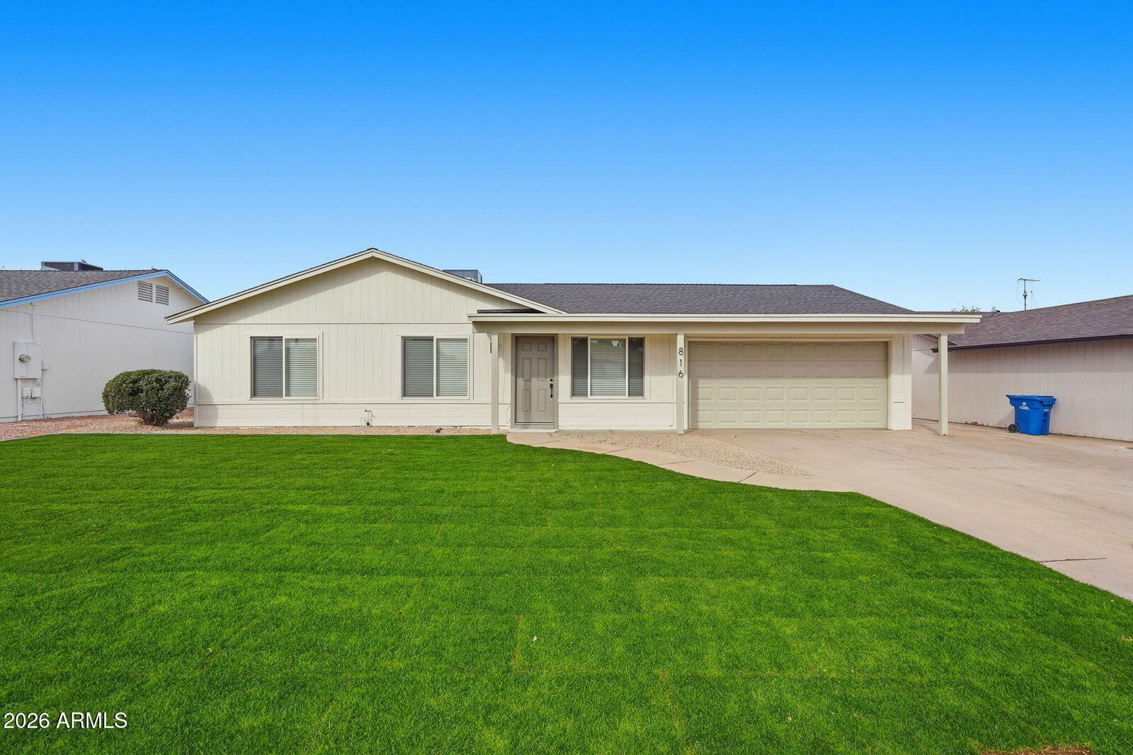 Property Photo:  816 W Julie Drive  AZ 85283 