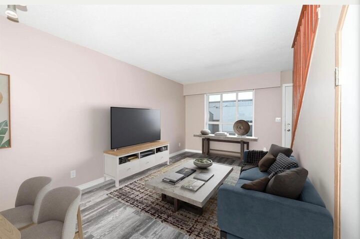 Property Photo: 45882 Cheam Avenue 3 BC V2P 1N6