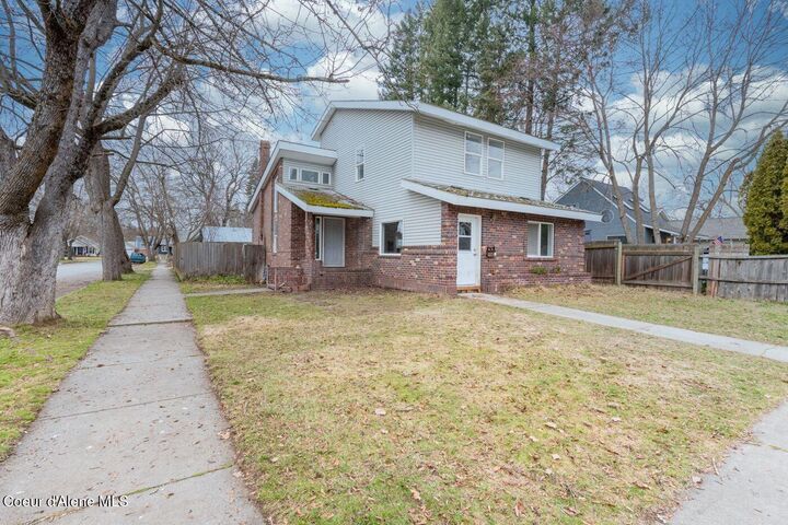 Property Photo: 1001 N 6th St ID 83814