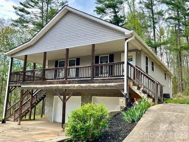 Property Photo:  45 Marshbanks Ridge  NC 28787 