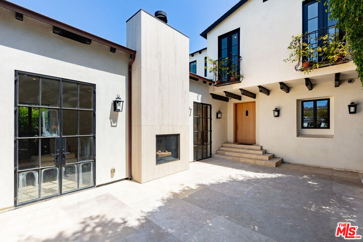 Property Photo:  1001 Hanover Dr  CA 90210 