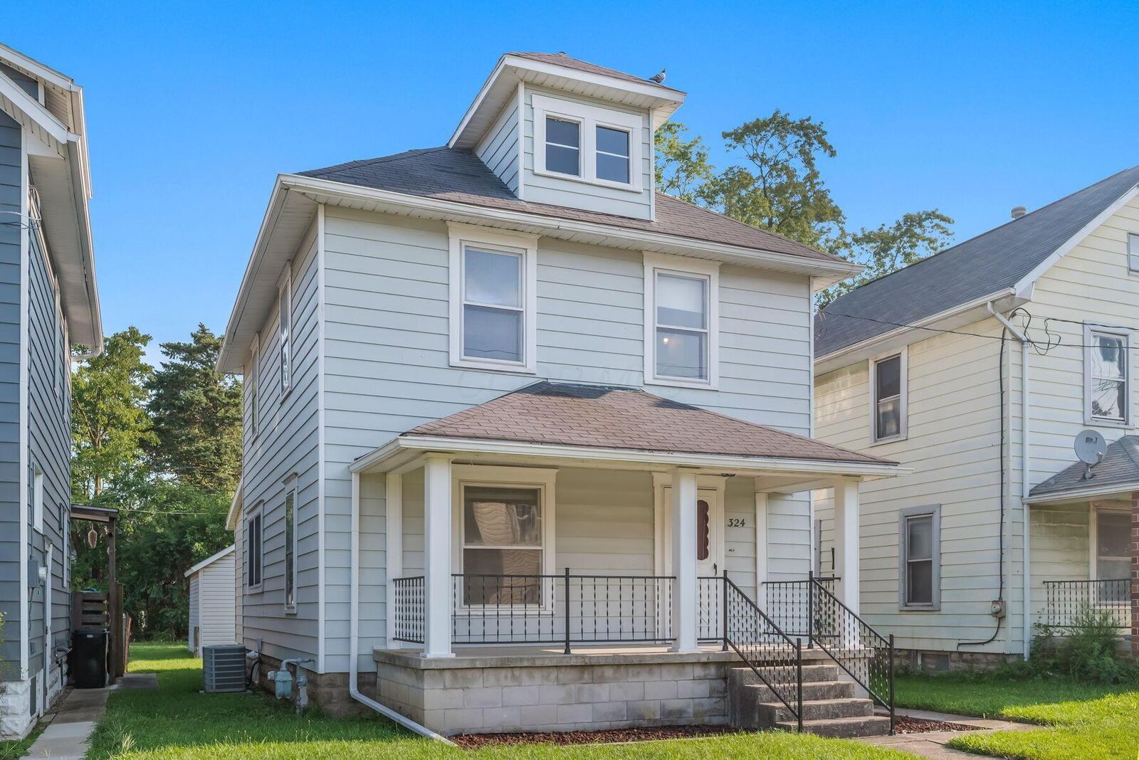 Property Photo:  324 Carner Avenue  OH 43302 