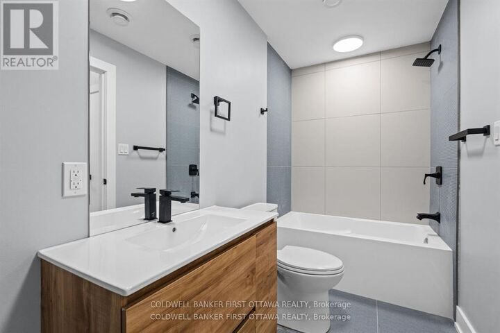 Property Photo: 886 Byron Avenue B ON K2A 0A1