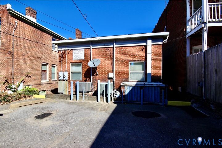 Property Photo:  2603 W Grace Street  VA 23220 