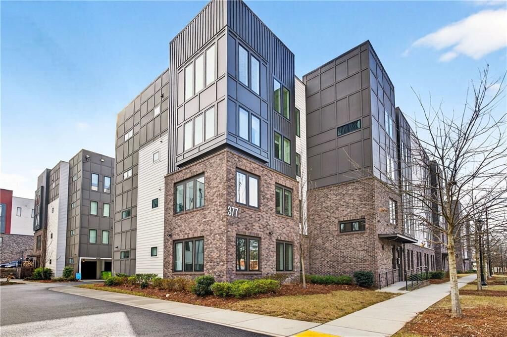 Property Photo:  377 Grant Circle SE 1712  GA 30315 