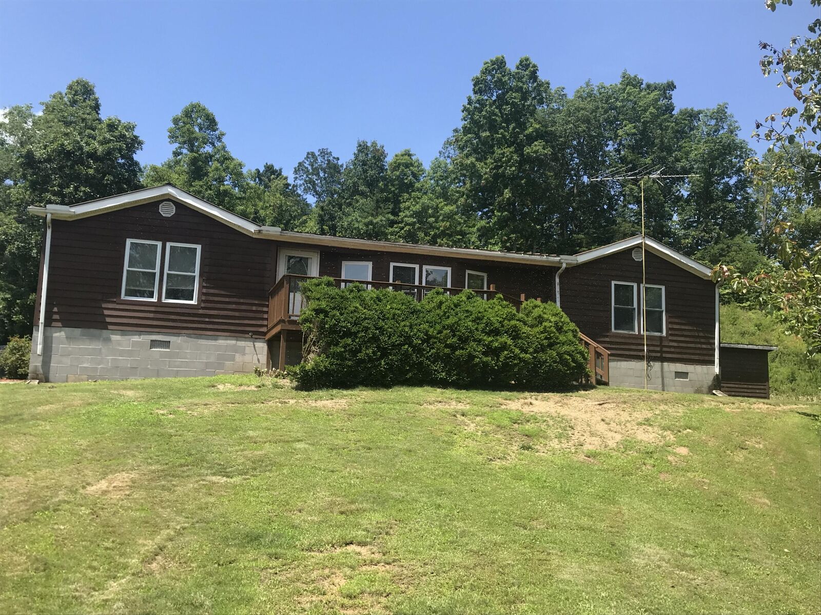 Property Photo: 1262 Rattlesnake Fork KY 41164