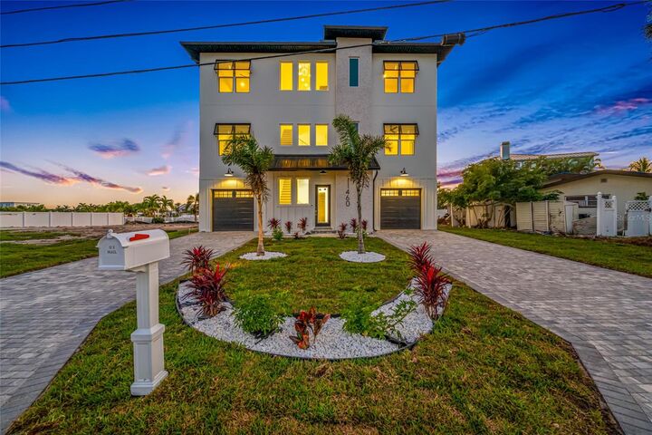 Property Photo: 11460 7th Street E FL 33706