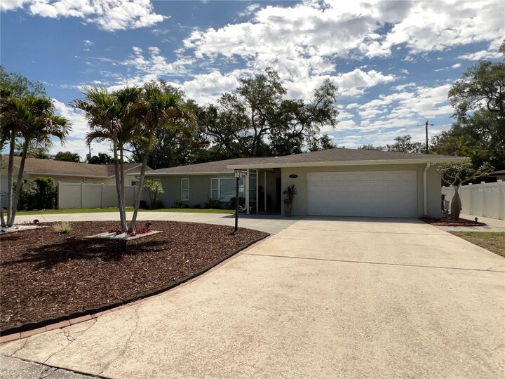 Property Photo:  855 Fountainhead Drive  FL 33770 