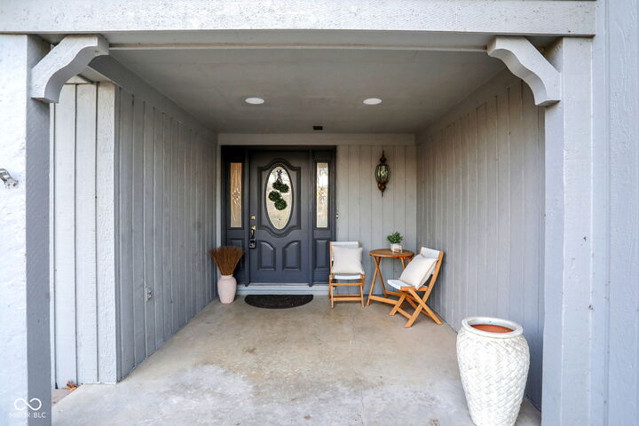 Property Photo: 118 White Horse Lane IN 46038