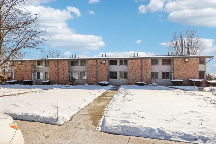 Property Photo:  1524 Big Bend Rd J  WI 53189 