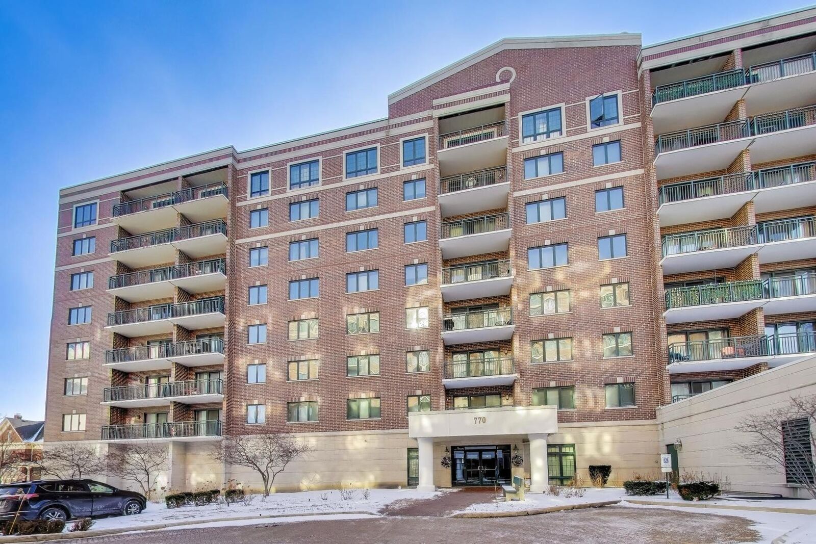 Property Photo:  770 Pearson Street 2-207  IL 60016 