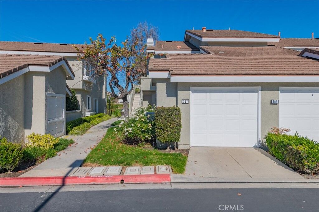 Property Photo:  527 Springbrook N  CA 92614 