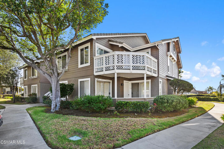 Property Photo:  33 Brighton Place 33  CA 92677 