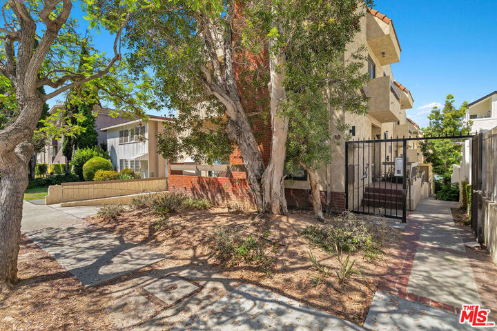 Property Photo: 1825 Westholme Avenue 2 CA 90025